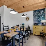 Olive Garden-pool, Privacy & Parking 펜션 마카르스카