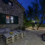 Olive Garden-pool, Privacy & Parking * 마카르스카