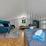 Olive Garden-pool, Privacy & Parking 펜션 마카르스카