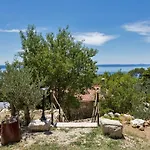 Olive Garden-pool, Privacy & Parking
