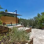 Olive Garden-pool, Privacy & Parking