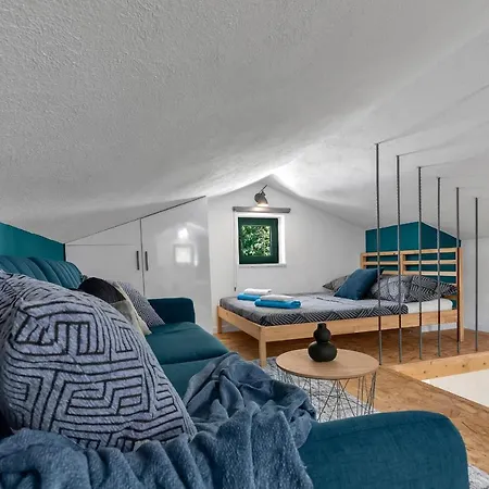 Olive Garden-pool, Privacy & Parking Semesterbostad *