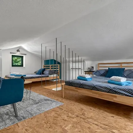 Olive Garden-pool, Privacy & Parking Semesterbostad Makarska