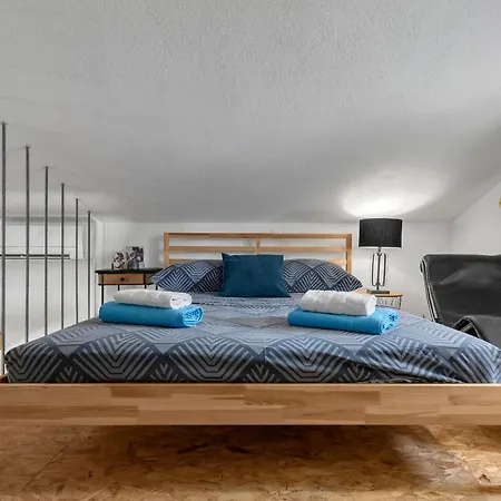 Olive Garden-pool, Privacy & Parking Semesterbostad
