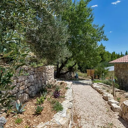 Olive Garden-pool, Privacy & Parking Semesterbostad Makarska