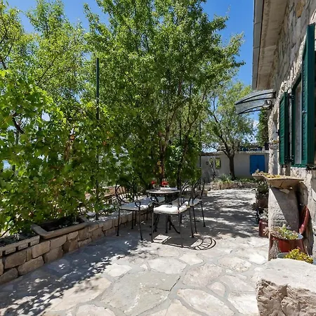 Olive Garden-pool, Privacy & Parking بيت للعطل ماكارسكا