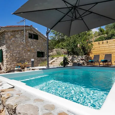 Olive Garden-pool, Privacy&beach Parking *