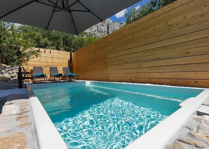 Olive Garden-pool, Privacy & Parking بيت للعطل *