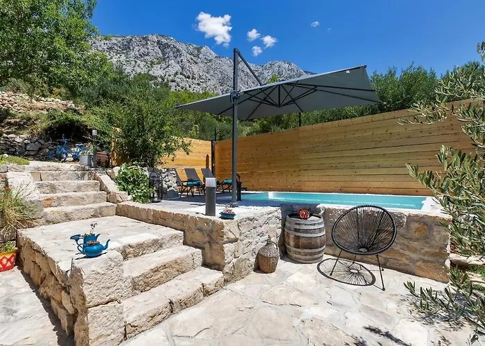 Olive Garden-pool, Privacy & Parking بيت للعطل