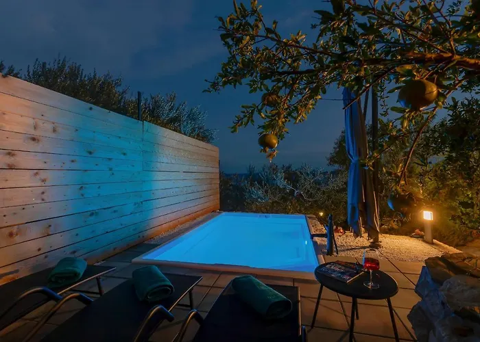 Olive Garden-pool, Privacy & Parking بيت للعطل