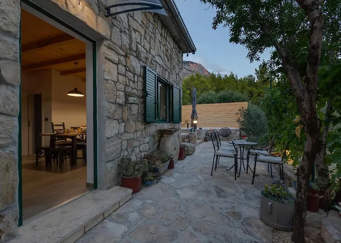 Olive Garden-pool, Privacy & Parking * ماكارسكا