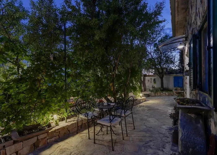 Olive Garden-pool, Privacy & Parking بيت للعطل