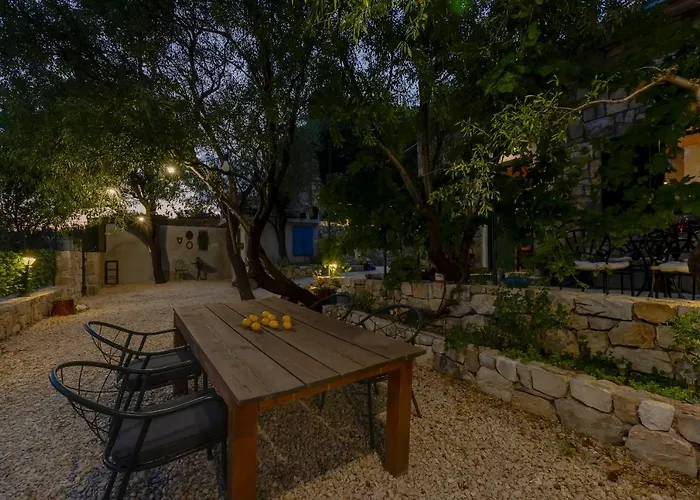 Olive Garden-pool, Privacy & Parking بيت للعطل
