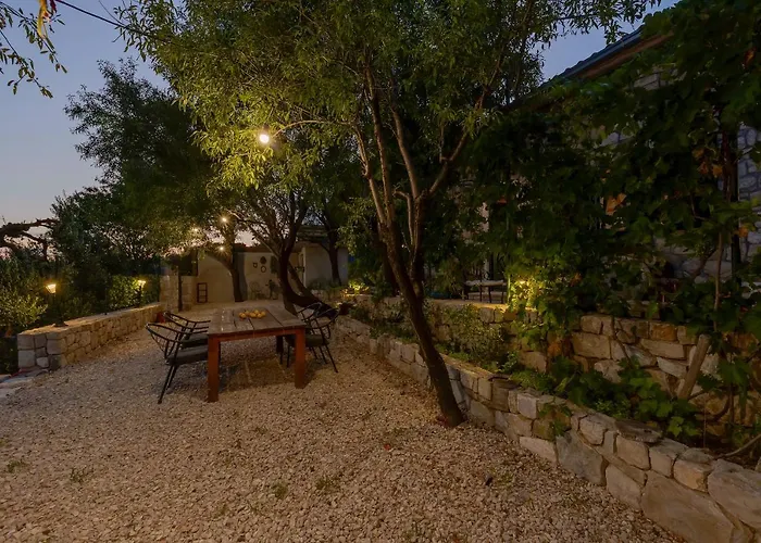 بيت للعطل Olive Garden-pool, Privacy & Parking *