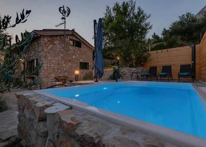 Olive Garden-pool, Privacy & Parking بيت للعطل *