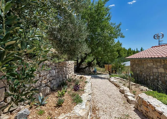 Olive Garden-pool, Privacy & Parking بيت للعطل ماكارسكا